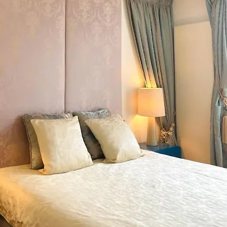 Luxurious 2 Bedrooms-view Seine River-paris Center Parigi